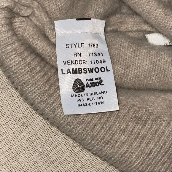 VINTAGE L.L. Bean Pure Wool V-Neck Sweater | Size XL | Excellent Condition - Picture 4 of 4